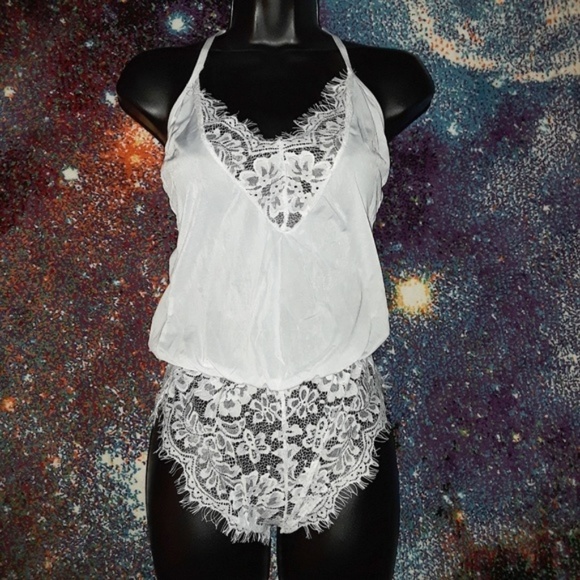 White Eyelash Floral Lace Blousy Romper Bodysuit - Picture 3 of 8